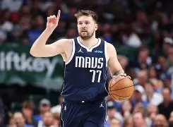 开云app登录-东契奇调戏女裁判